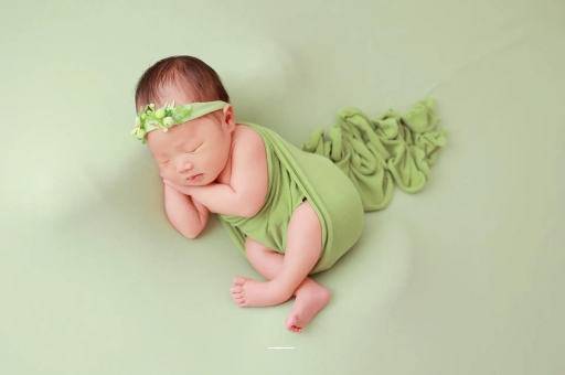 黔西宝宝拍嗝吐奶